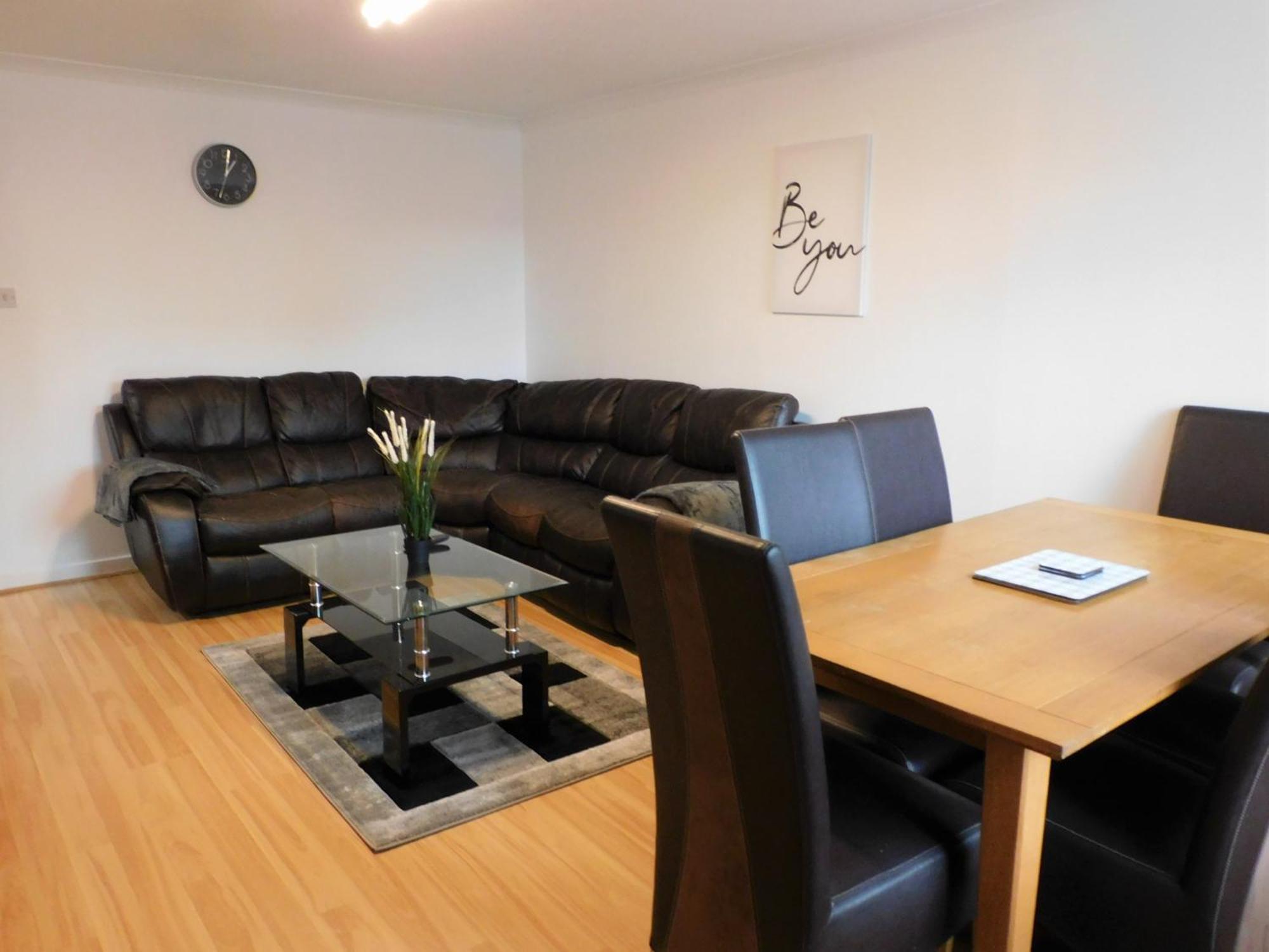 2 Bed Apt On Quiet Cul-De-Sac, Fab Location Paisley Luaran gambar