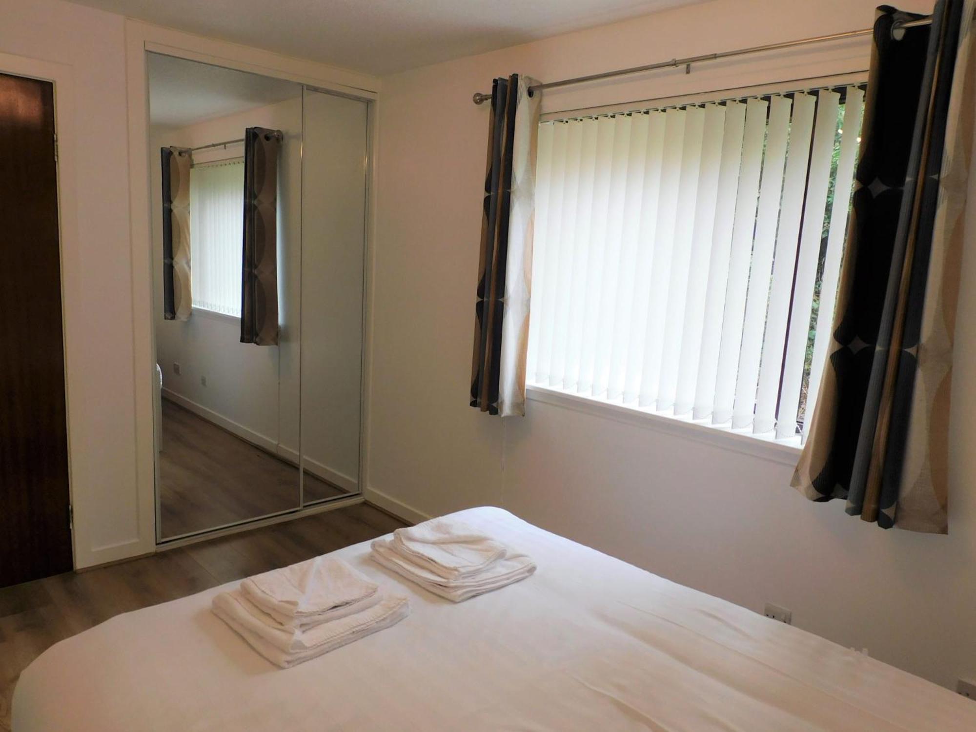 2 Bed Apt On Quiet Cul-De-Sac, Fab Location Paisley Luaran gambar