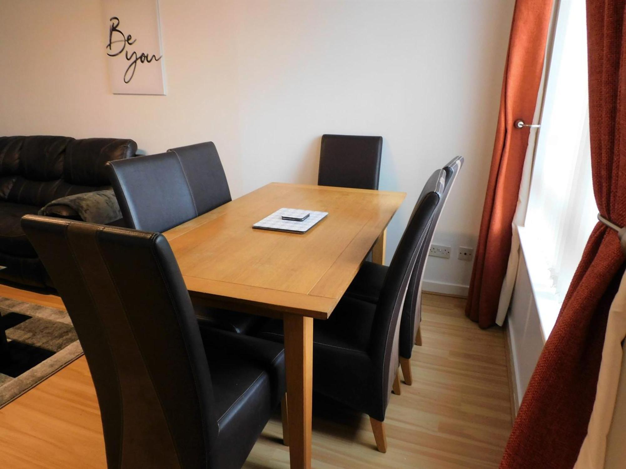 2 Bed Apt On Quiet Cul-De-Sac, Fab Location Paisley Luaran gambar